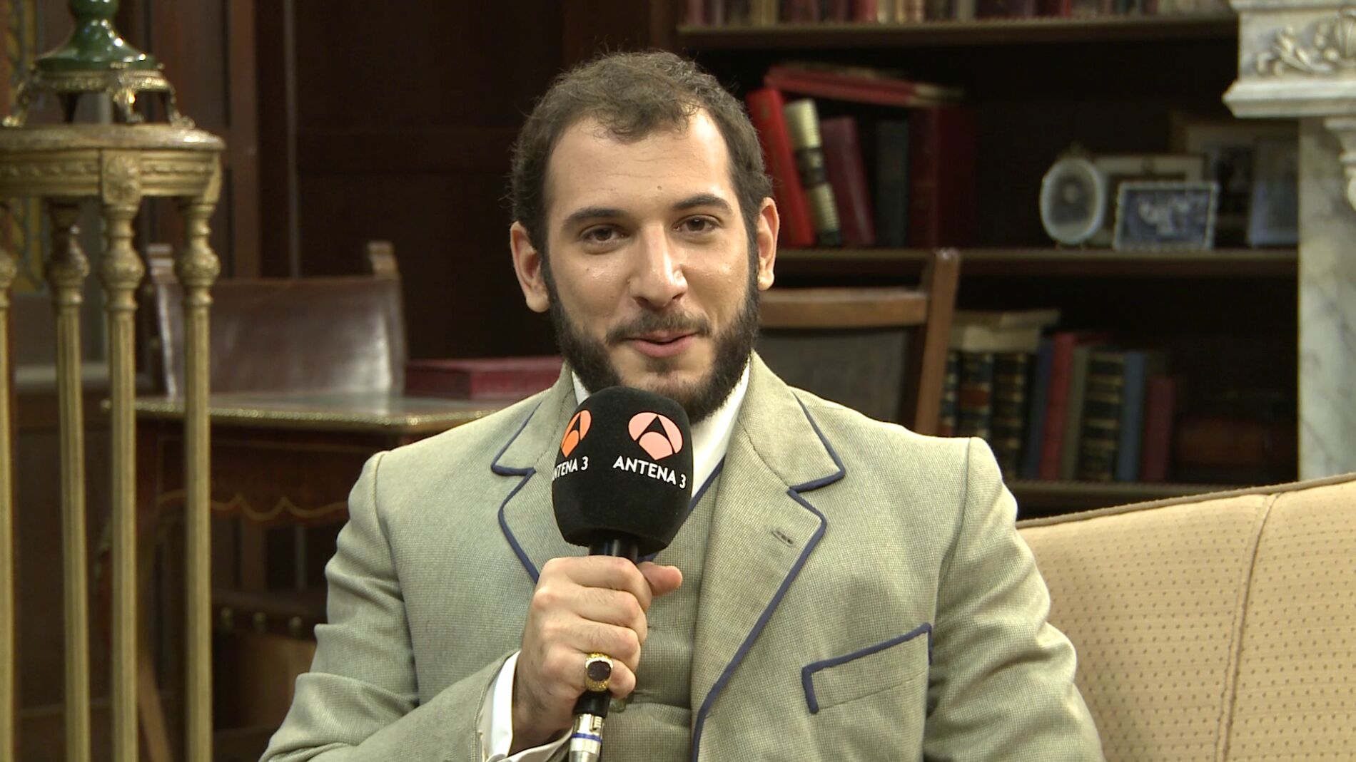 Carlos Troya