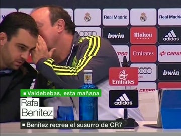 Benítez imita a Cristiano y Blanc