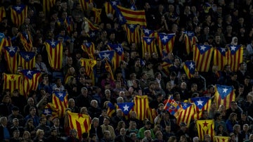 Esteladas en el Camp Nou