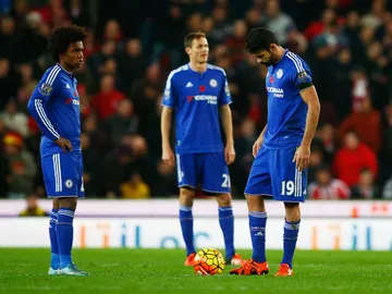 Diego Costa, cabizbajo junto con Williams Diego Costa, cabizbajo junto con Williams