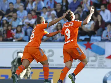 Alcácer celebra un gol ante el Celta Alcácer celebra un gol ante el Celta