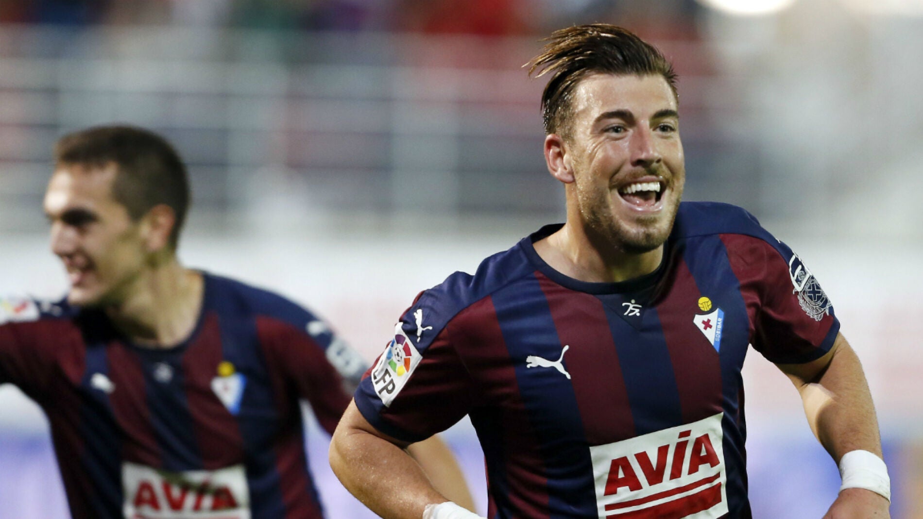 Sergi Enrich celebra un gol con el Eibar