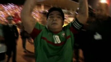 Maradona aún deja muestras de su clase en un amistoso en Marruecos