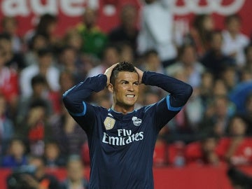 Cristiano Ronaldo, ante el Sevilla.