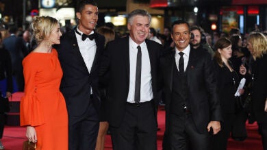 Mourinho, Ancelotti y Ferguson arropan a Cristiano en el estreno de su película