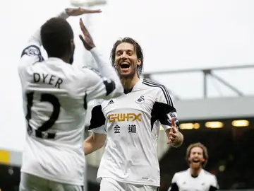 Michu celebra un gol con el Swansea Michu celebra un gol con el Swansea