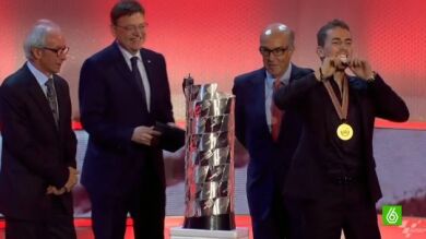 Valentino Rossi, el gran ausente en la gala de la FIM que coronó a Lorenzo
