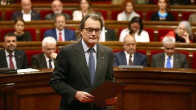 Mas propone presidir un nuevo Govern con Junqueras, Romeva y Munté como vicepresidentes