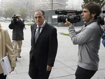 Tebas presta declaración como testigo en Pamplona Tebas presta declaración como testigo en Pamplona