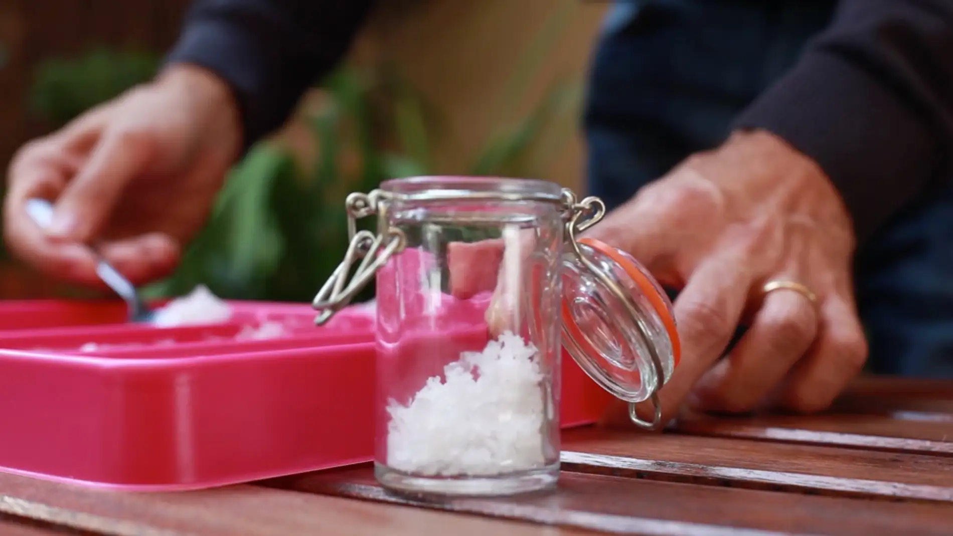 Foodies, lo de hacerse sal en casa ya es una realidad.