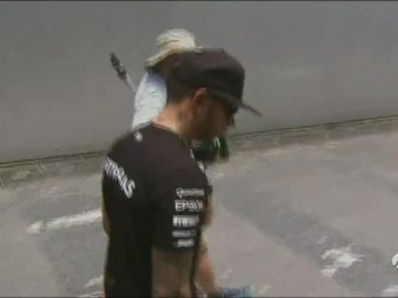 Lewis Hamilton, llegando a Interlagos