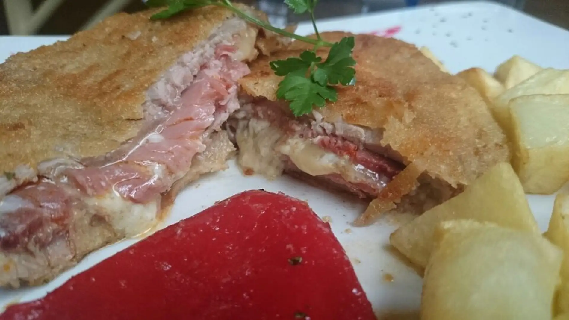 Un cachopo espectacular, sí señor.