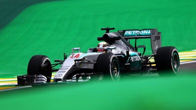Hamilton domina los Libres 1 de Brasil con Sainz 11º y Alonso 16º