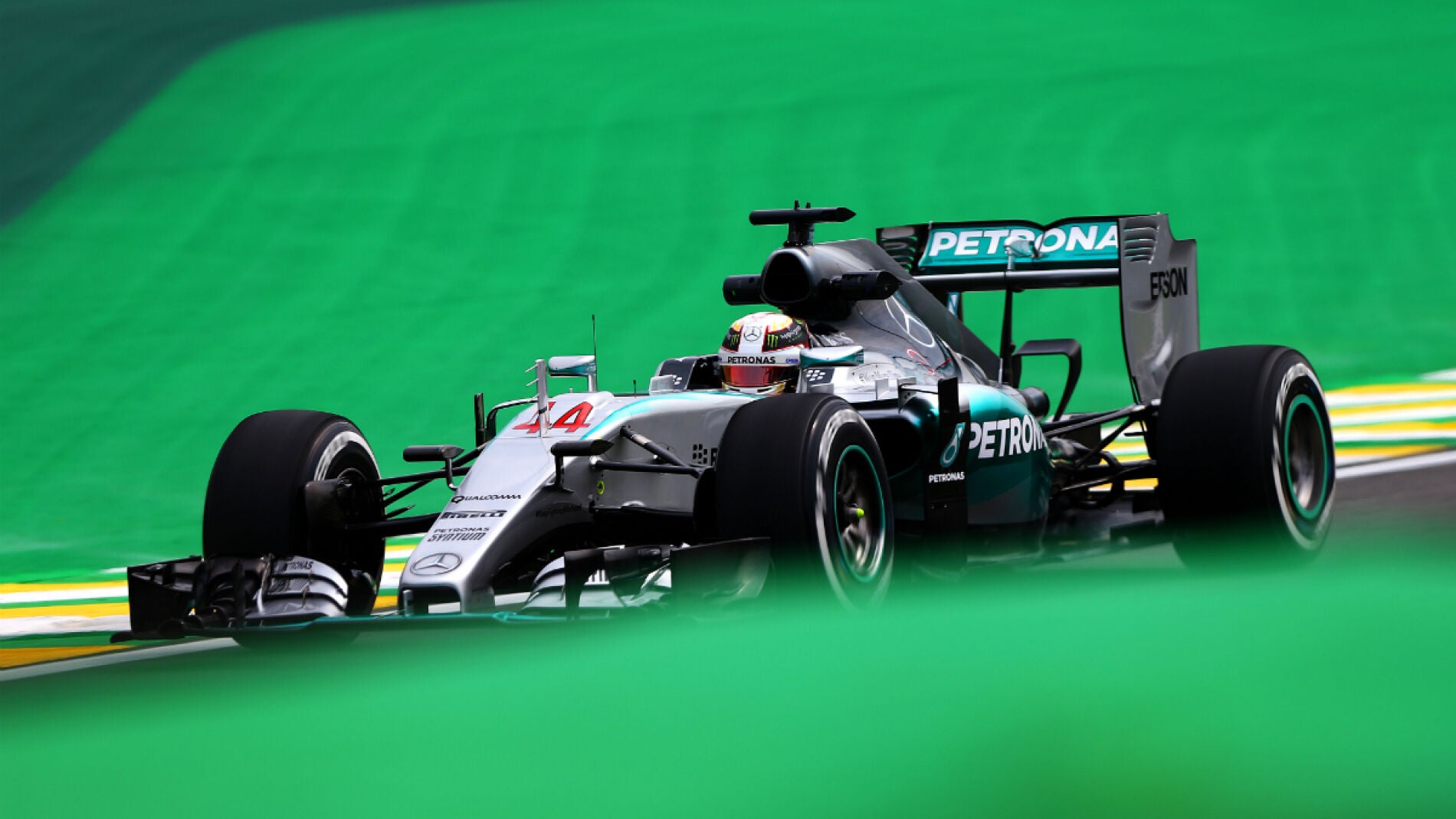 Hamilton rueda en Interlagos