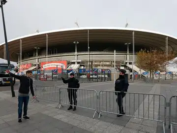 El estadio donde se produjo el atentado vigilado por la Policía El estadio donde se produjo el atentado vigilado por la Policía
