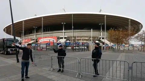 El estadio donde se produjo el atentado vigilado por la Policía El estadio donde se produjo el atentado vigilado por la Policía