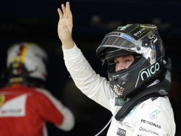 Rosberg saluda a Interlagos