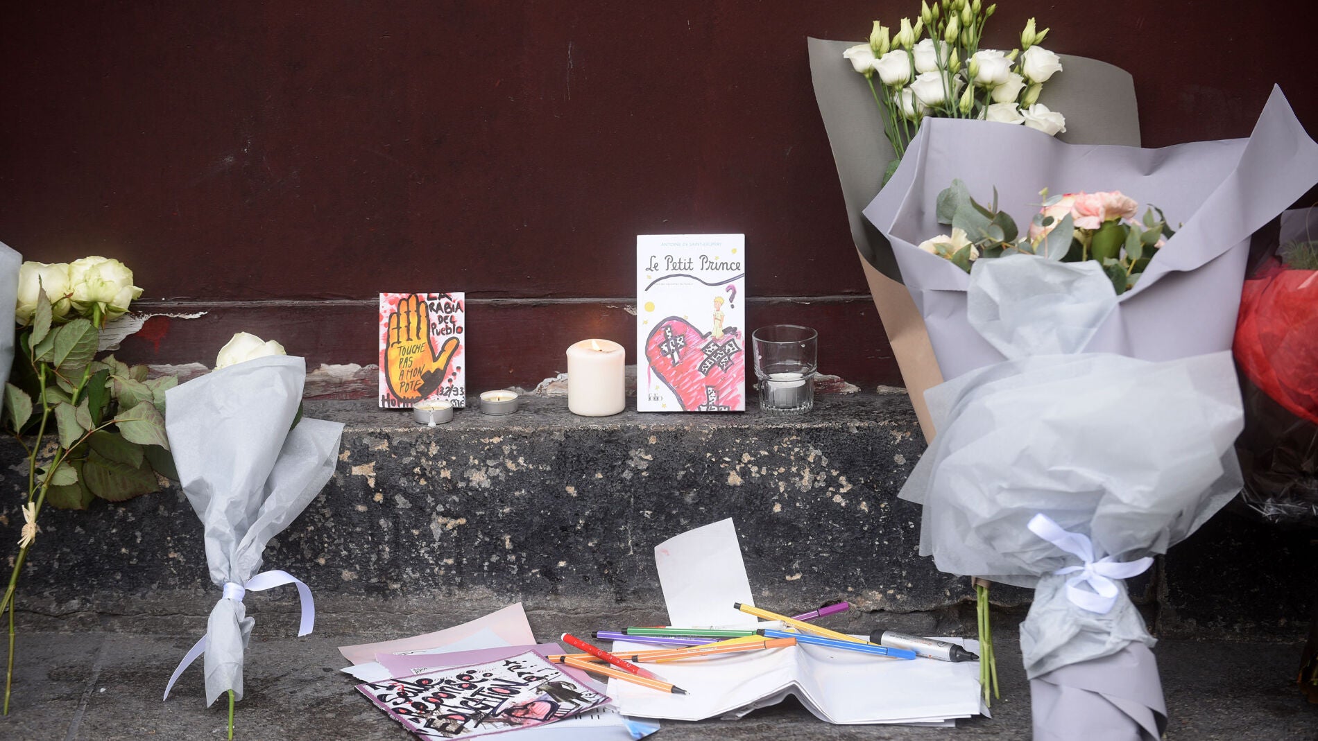 Recuerdo a las v&iacute;ctimas de los atentados en Pa&acute;ris