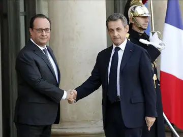 Hollande recibe a Sarkozy Hollande recibe a Sarkozy