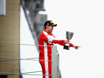 Vettel, en el podio de Brasil