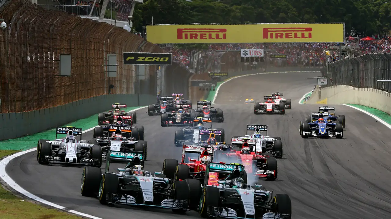 Salida del GP de Brasil