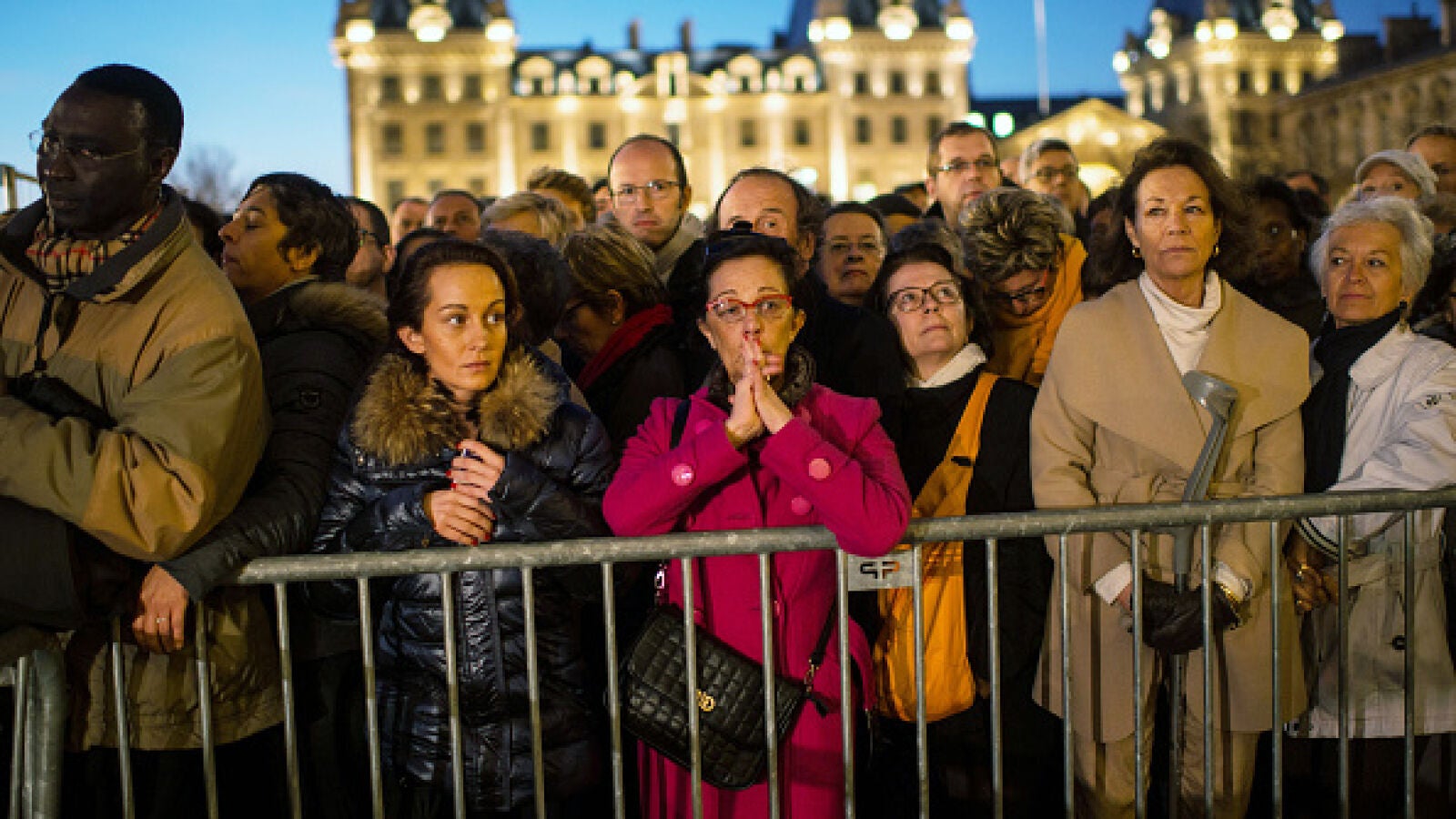 Celebran una misa en Notre Dame en homenaje a las víctimas del atentado