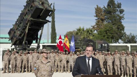Mariano Rajoy durante su visita a las tropas espa&ntilde;olas