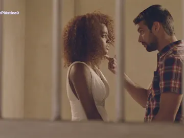 Fara y Lucas en el calabozo Fara y Lucas en el calabozo