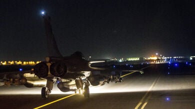 Francia continúa con el bombardeo aéreo sobre Raqqa