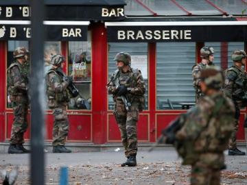 Efectivos militares en Saint- Denis