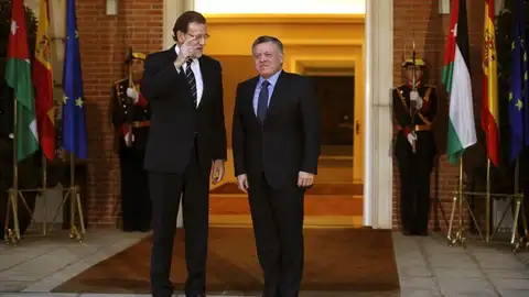Mariano Rajoy conversa con el Rey Abdalá de Jordania Mariano Rajoy conversa con el Rey Abdalá de Jordania