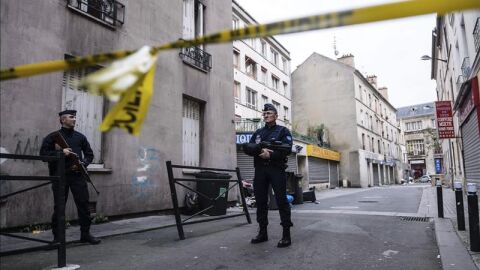 Polic&iacute;a francesa durante la operaci&oacute;n de Saint Denis