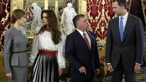 Los reyes Felipe y Letizia junto al rey Abdalá II de Jordania y la reina Rania Los reyes Felipe y Letizia junto al rey Abdalá II de Jordania y la reina Rania