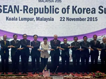 Los líderes de ASEAN tras firmar el acuerdo de mercado único Los líderes de ASEAN tras firmar el acuerdo de mercado único