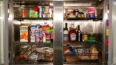 Las 'Neveras Solidarias' se extienden por toda España para aprovechar todos los alimentos