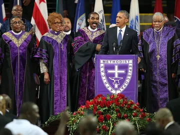 Barack Obama, cantando 'Amazing Grace' tras los atentados de Charleston Barack Obama, cantando 'Amazing Grace' tras los atentados de Charleston
