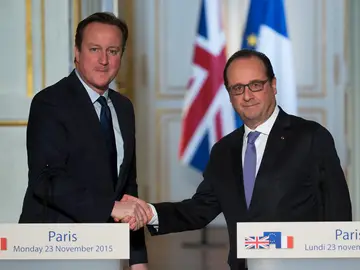 Hollande y Cameron, juntos contra el terrorismo Hollande y Cameron, juntos contra el terrorismo
