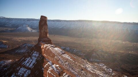 Th&eacute;o Sanson cruzando el desierto de Utah