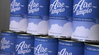 Una galería de arte imagina el futuro: aire puro enlatado y microbotellas de agua a 5.000 euros