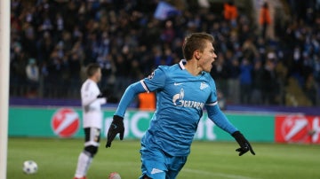 Shatov celebra su gol contra el Valencia