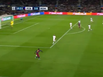 Neymar controla de manera magistral Neymar controla de manera magistral