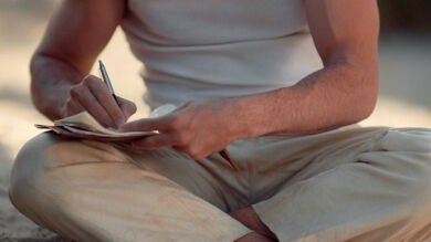 ¿Quién escribe una carta de esperanza a Ana desde Estambul?