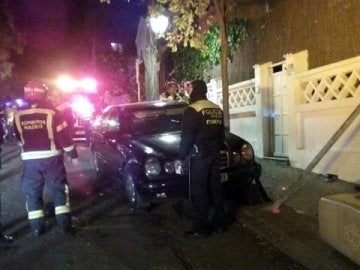 Agentes de Policía en el lugar del suceso Agentes de Policía en el lugar del suceso