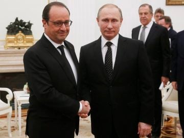 Vladimir Putin y François Hollande reunidos en el Kremlin
