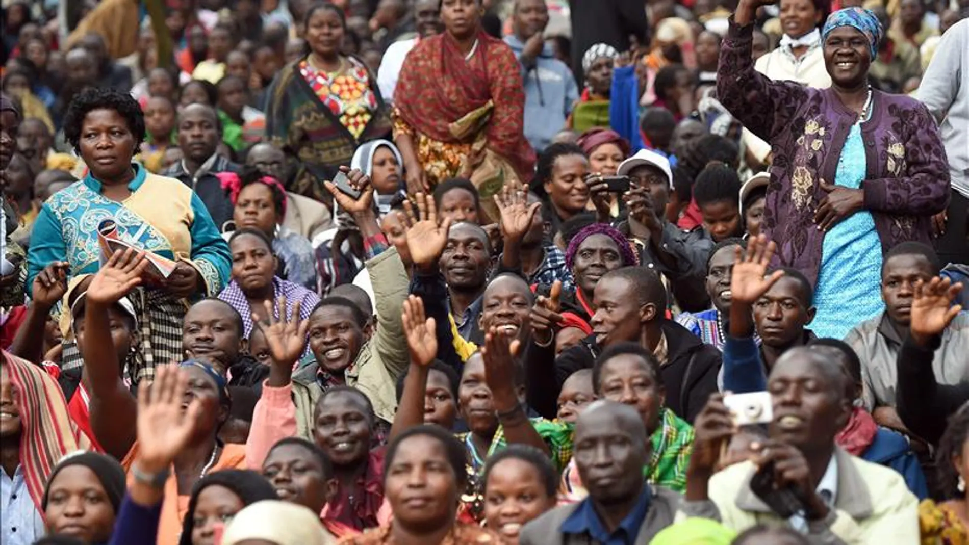 Asistentes a la misa del Papa Francisco Asistentes a la misa del Papa Francisco
