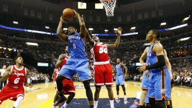 Ibaka y los Thunder, únicos triunfadores de la noche de la ÑBA