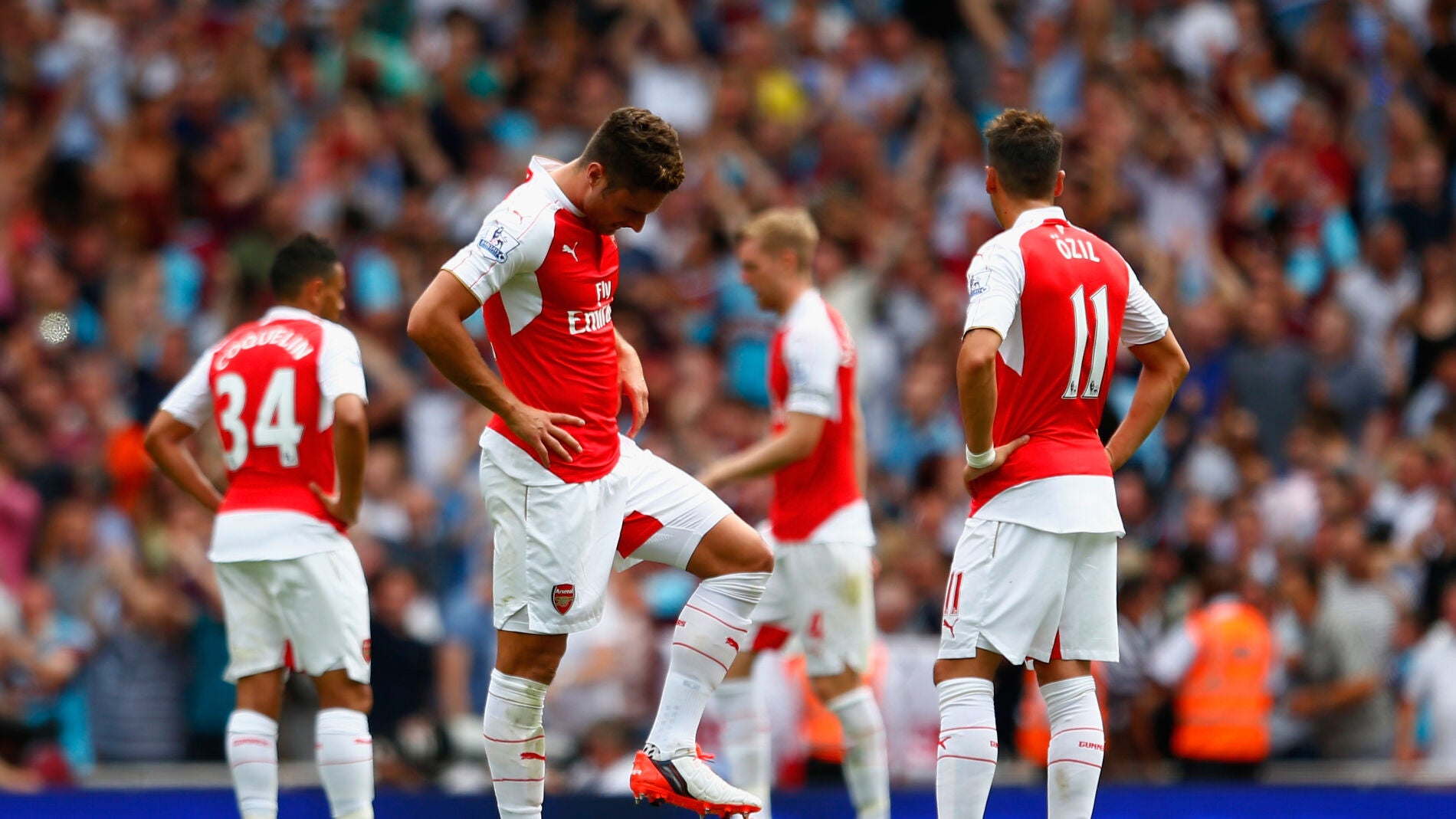 Los jugadores del Arsenal se lamentan