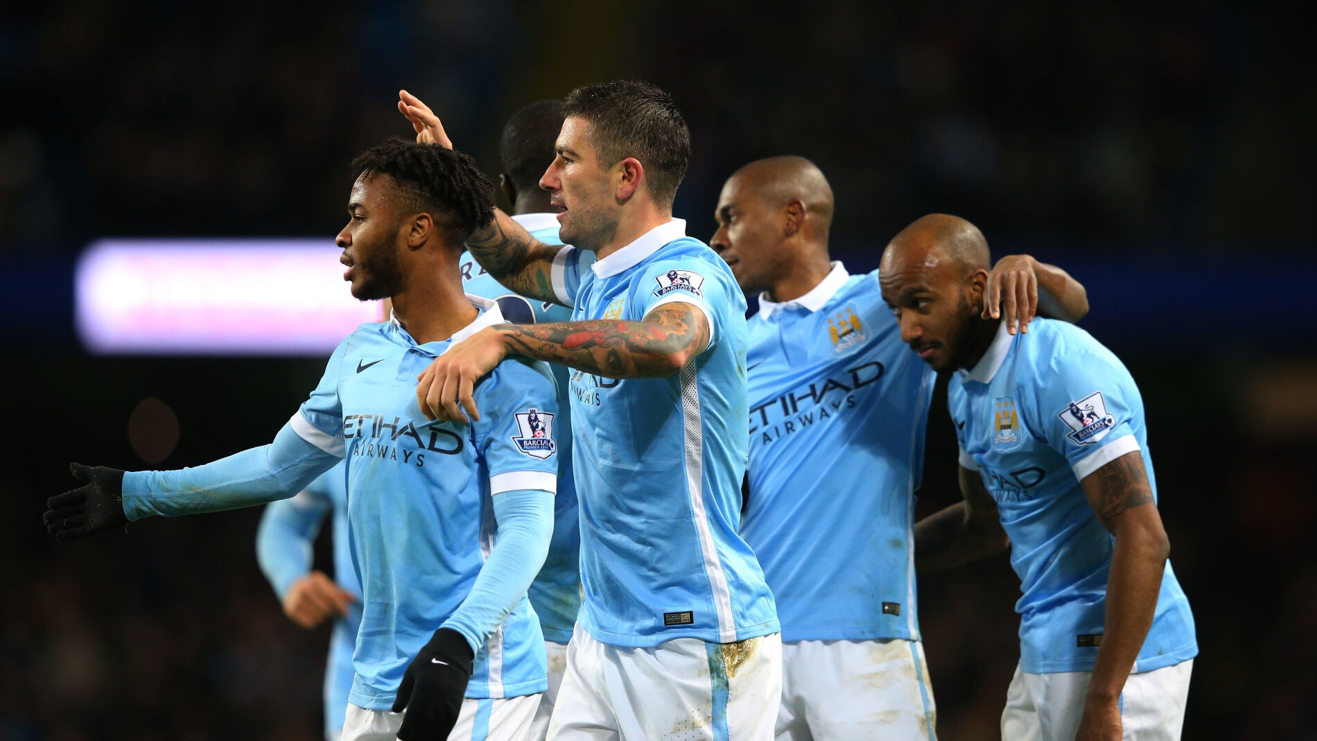 Los jugadores del Manchester City celebran un gol
