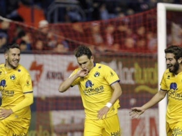 Los jugadores del Alcorcón celebran un gol frente al Osasuna