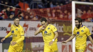 Los jugadores del Alcorcón celebran un gol frente al Osasuna